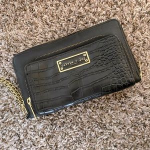 Olivia & Joy Wallet / Clutch, wristlet, excellent condition